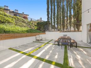 6093 E Brighton, Anaheim CA 92807