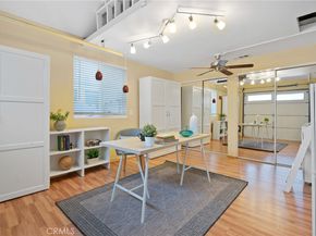 2038 San Vicente Avenue, Long Beach CA 90815