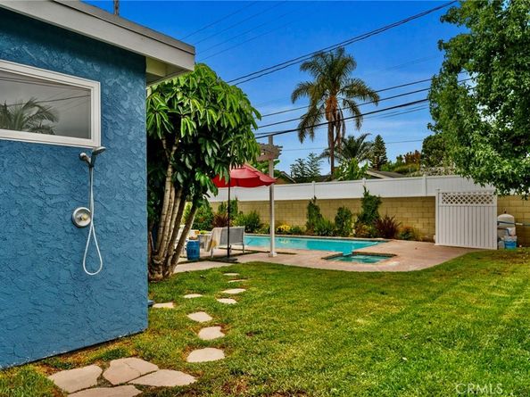 2038 San Vicente Avenue, Long Beach CA 90815