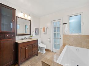 2038 San Vicente Avenue, Long Beach CA 90815