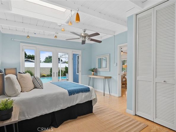 2038 San Vicente Avenue, Long Beach CA 90815