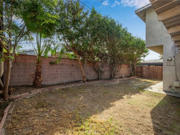 3360 Kallin Avenue, Long Beach CA 90808