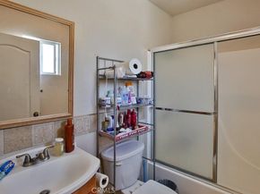 2302 W La Verne Avenue, Santa Ana CA 92704