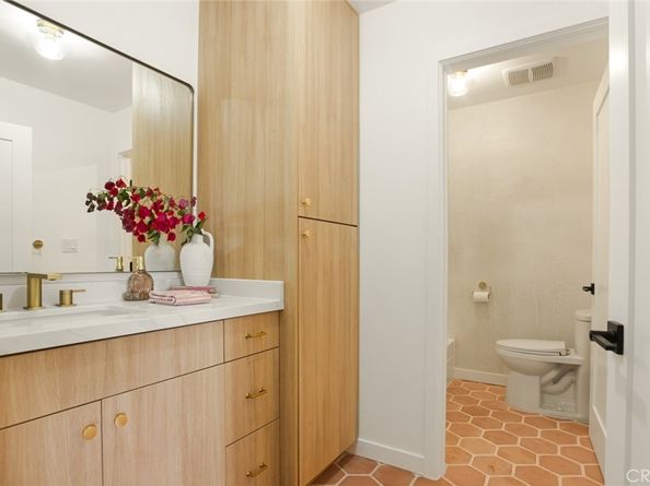 334 Gladys Avenue 305, Long Beach CA 90814