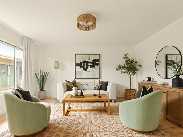 334 Gladys Avenue 305, Long Beach CA 90814