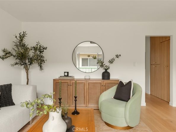 334 Gladys Avenue 305, Long Beach CA 90814