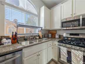 19431 Rue De Valore 37A, Lake Forest CA 92610