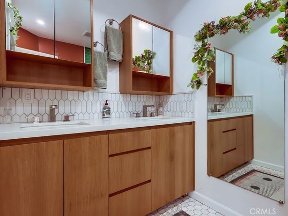 456 Cherry Avenue, Long Beach CA 90802