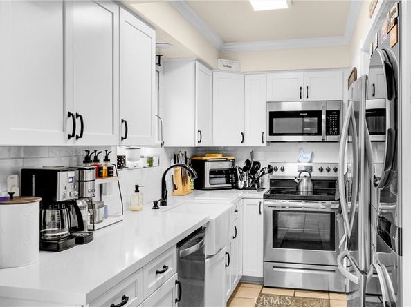 19901 Burnley Lane, Huntington Beach CA 92646