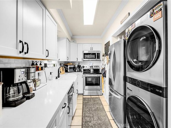 19901 Burnley Lane, Huntington Beach CA 92646