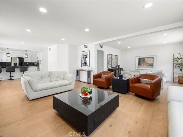 1041 S Falling Leaf Circle, Anaheim Hills CA 92807