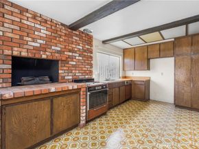 2301 N Lyon Street, Santa Ana CA 92705