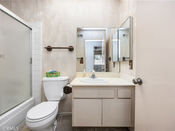2301 N Lyon Street, Santa Ana CA 92705
