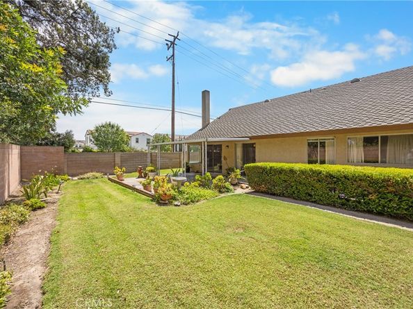 2301 N Lyon Street, Santa Ana CA 92705