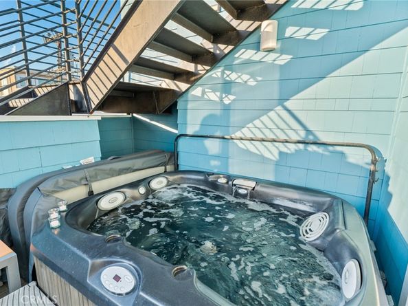 11 67th Place, Long Beach CA 90803