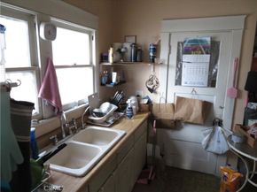 3830 S Figueroa Street, Los Angeles CA 90037