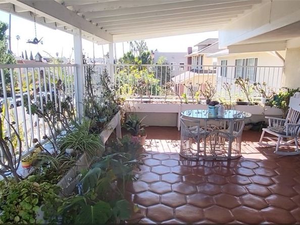 1121 5th Avenue, Los Angeles CA 90019