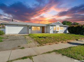 9462 Doheny Rd., Santee CA 92071