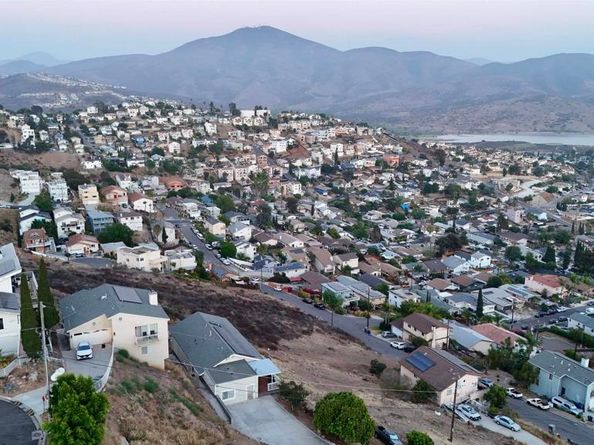 1421 Maria Avenue, Spring Valley CA 91977