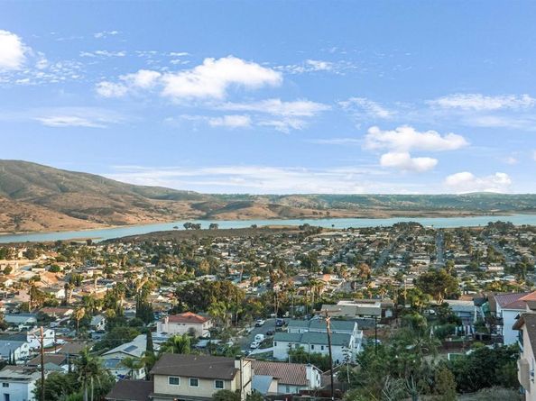 1421 Maria Avenue, Spring Valley CA 91977