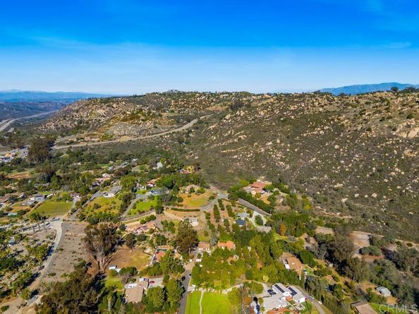 1654 Tierra Libertia, Escondido CA 92026