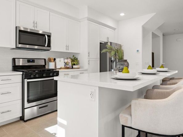 2310 Stardust Gln, Escondido CA 92025