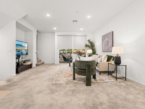 2310 Stardust Gln, Escondido CA 92025