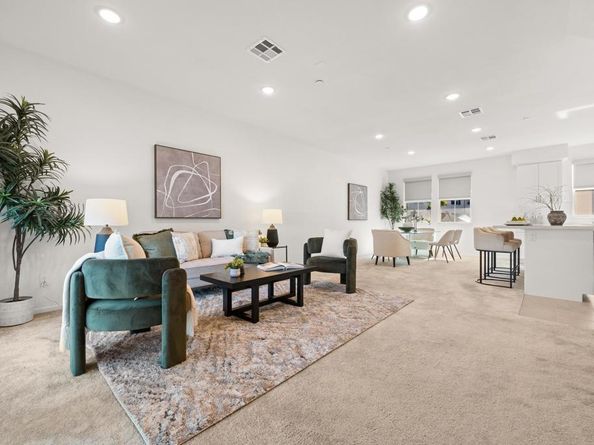 2310 Stardust Gln, Escondido CA 92025