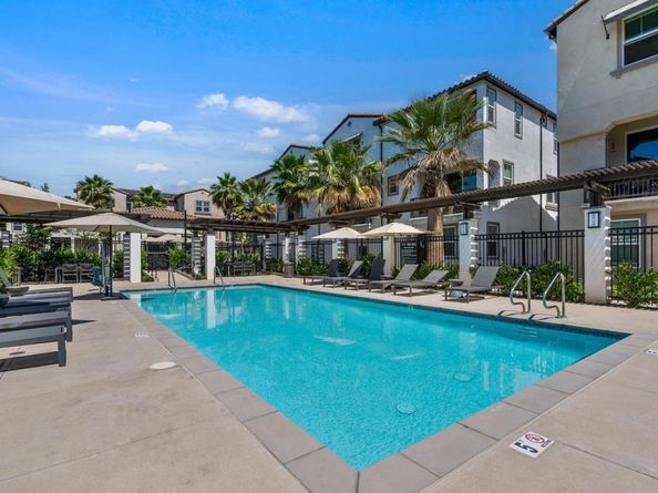 2310 Stardust Gln, Escondido CA 92025