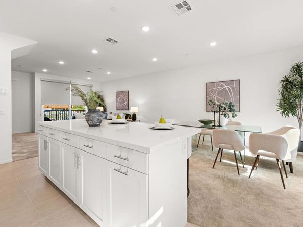 2310 Stardust Gln, Escondido CA 92025