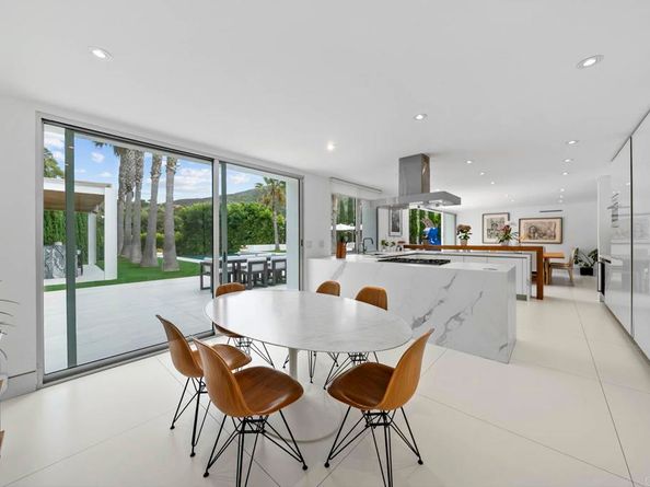 7713 Esterel Dr, La Jolla CA 92037