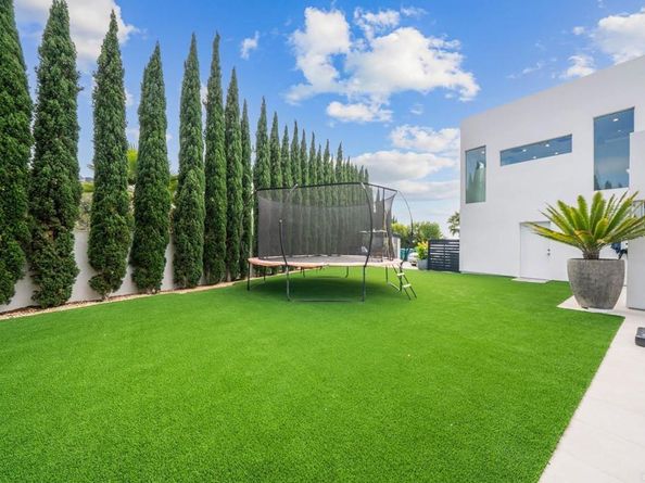 7713 Esterel Dr, La Jolla CA 92037