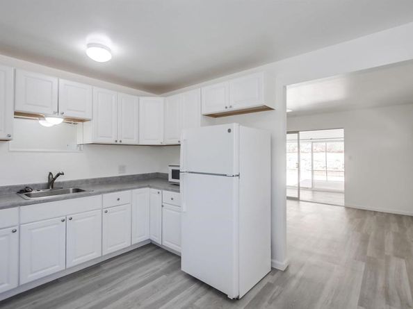 2948 54 Reynard Way, San Diego CA 92103