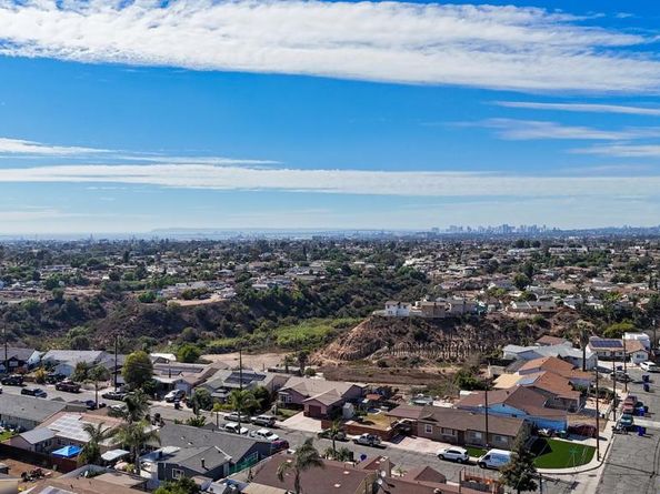 5762 Calle Sal Si Puedes, San Diego CA 92139