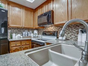 5875 Friars Apt 4404, San Diego CA 92110