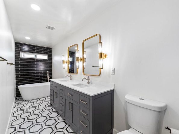 8324 Calle Calzada, San Diego CA 92126