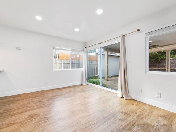 8324 Calle Calzada, San Diego CA 92126