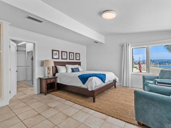 3366 Bayside Walk, San Diego CA 92109