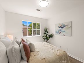 76 Trailing Vine, Irvine CA 92602