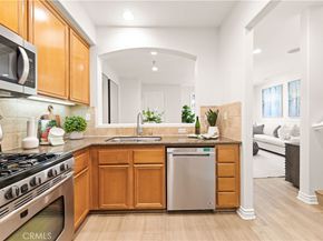 76 Trailing Vine, Irvine CA 92602
