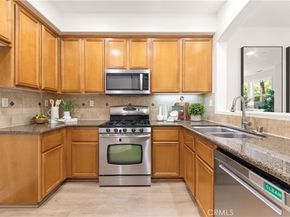 76 Trailing Vine, Irvine CA 92602