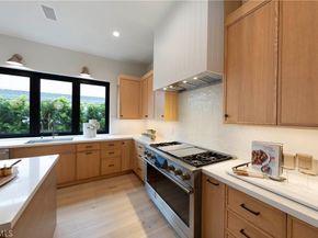 1594 Redlands Place, Costa Mesa CA 92627