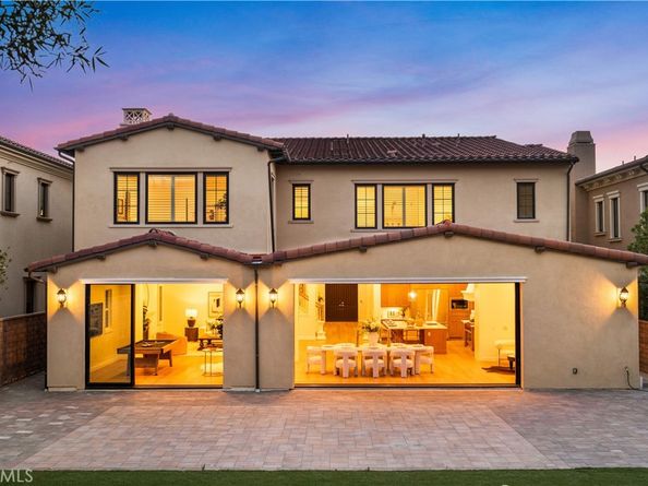 221 Clear Fls, Irvine CA 92602