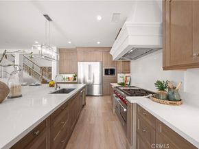 221 Clear Fls, Irvine CA 92602