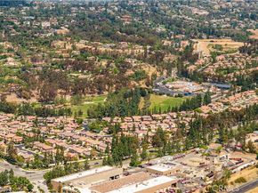 221 Clear Fls, Irvine CA 92602