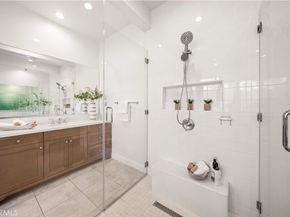 221 Clear Fls, Irvine CA 92602