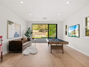 221 Clear Fls, Irvine CA 92602