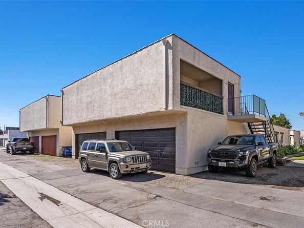 2006 California, Huntington Beach CA 92648