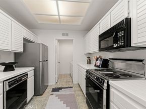 32 Lehigh Aisle, Irvine CA 92612