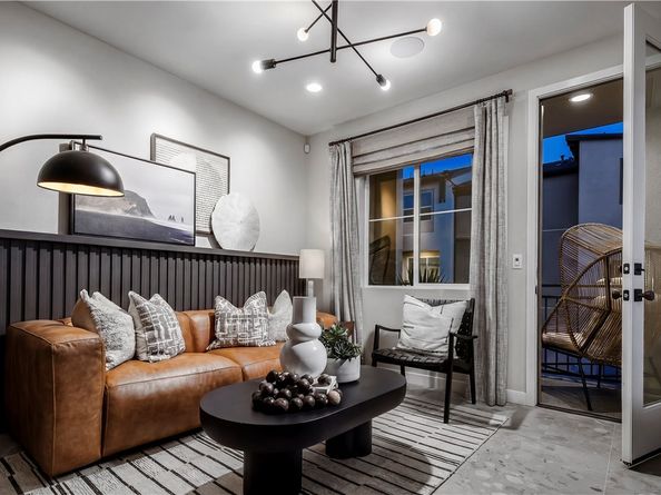 12720 Azure Way 28, Hawthorne CA 90250